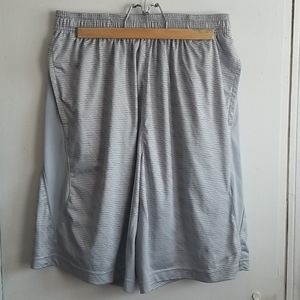 SHORTS NIKE SZ M MENS LIGHT GRAY ATHLETIC DRI-FIT